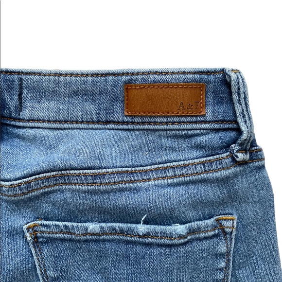 Abercrombie & Fitch distressed raw hem skinny jeans - Picture 4 of 5